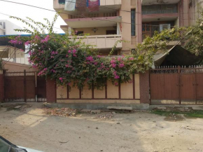 2 AC Rooms with Kitchen & Lounge near Ganges
